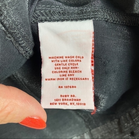 Ruby Rd. Metallic Button Down Shirt Women's 12 Gray Shiny 3/4 Sleeve Button Cuff - Picture 9 of 9